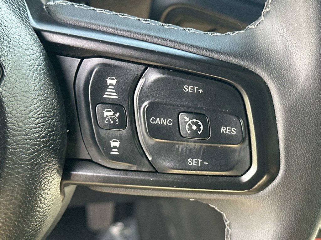 Used 2025 Jeep Wrangler Unlimited Rubicon w/ Convenience Group AWD/4WD image 22