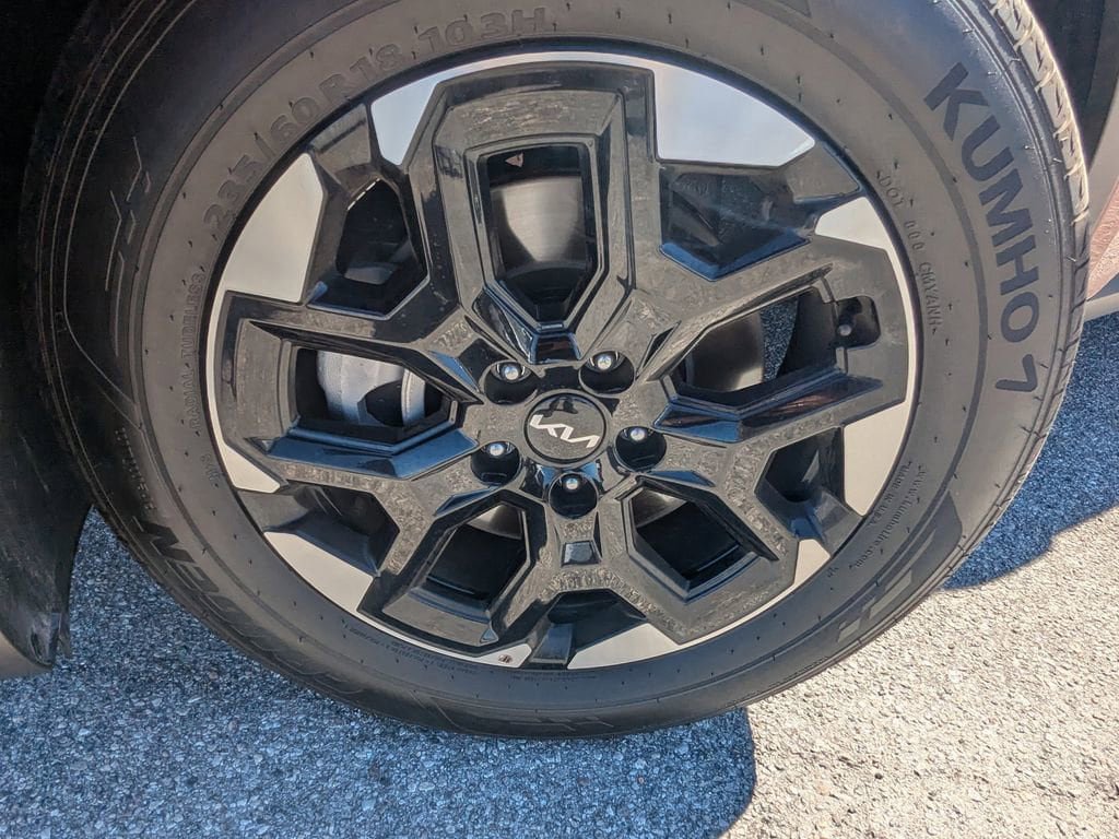 Certified 2025 Kia Sorento S image 31
