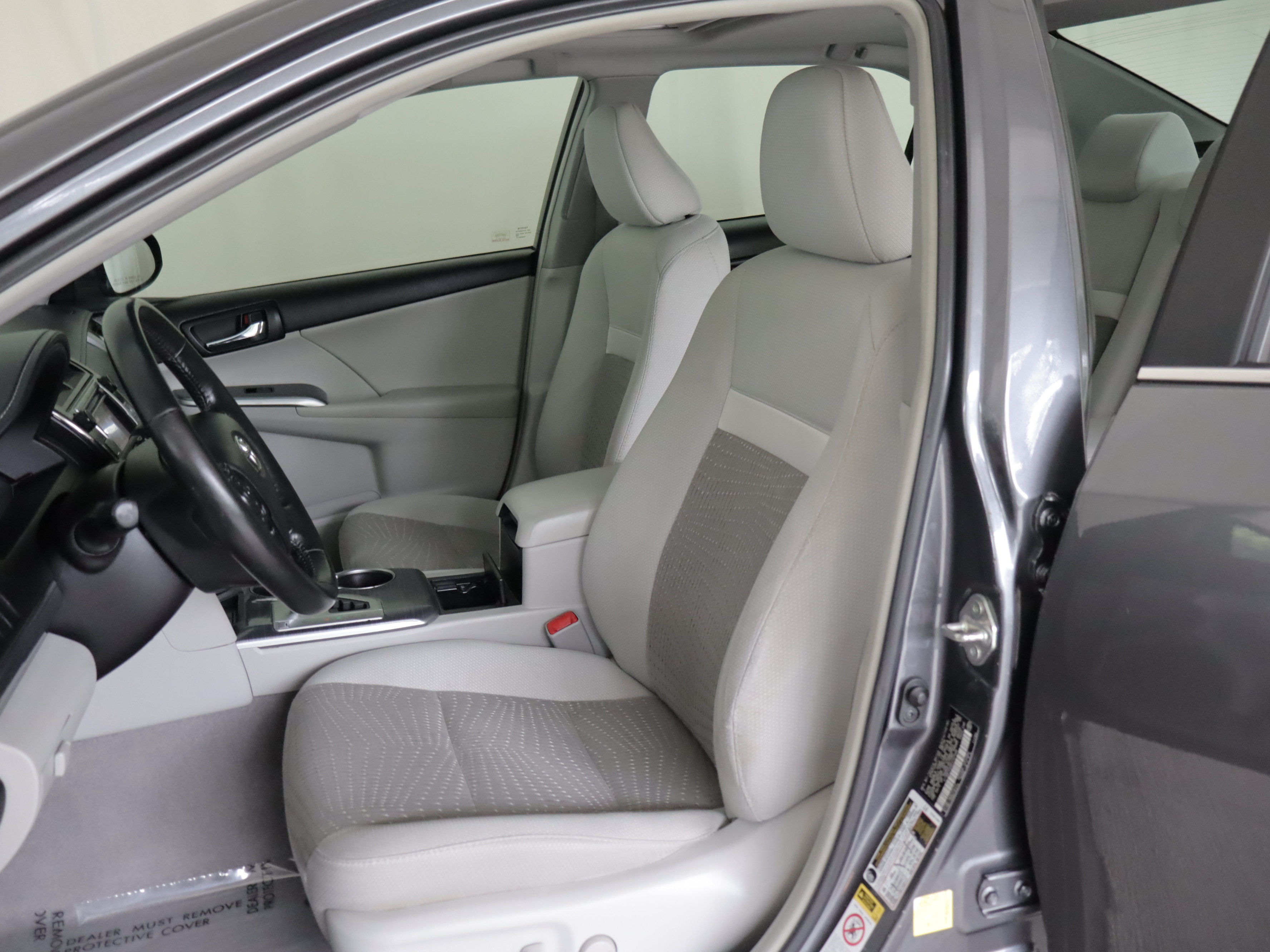 Used 2014 Toyota Camry XLE w/ Moonroof Package FWD image 8