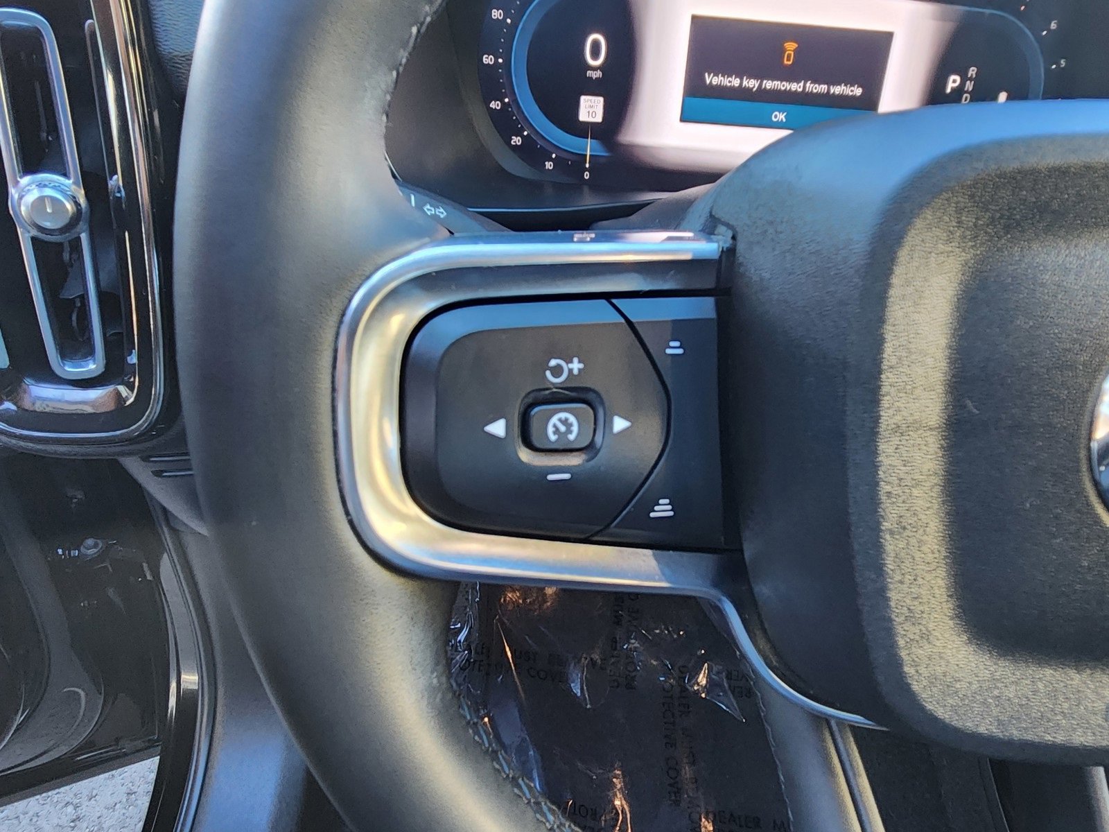 Used 2023 Volvo XC40 B4 Ultimate image 36