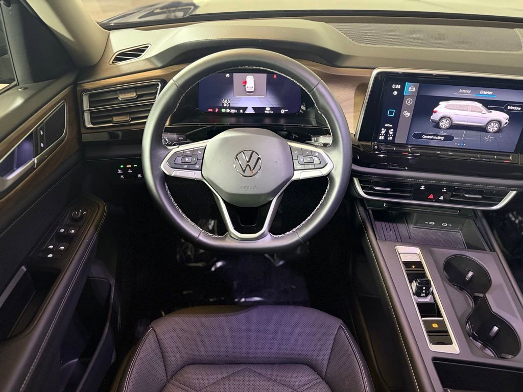 Used 2025 Volkswagen Atlas SE image 12