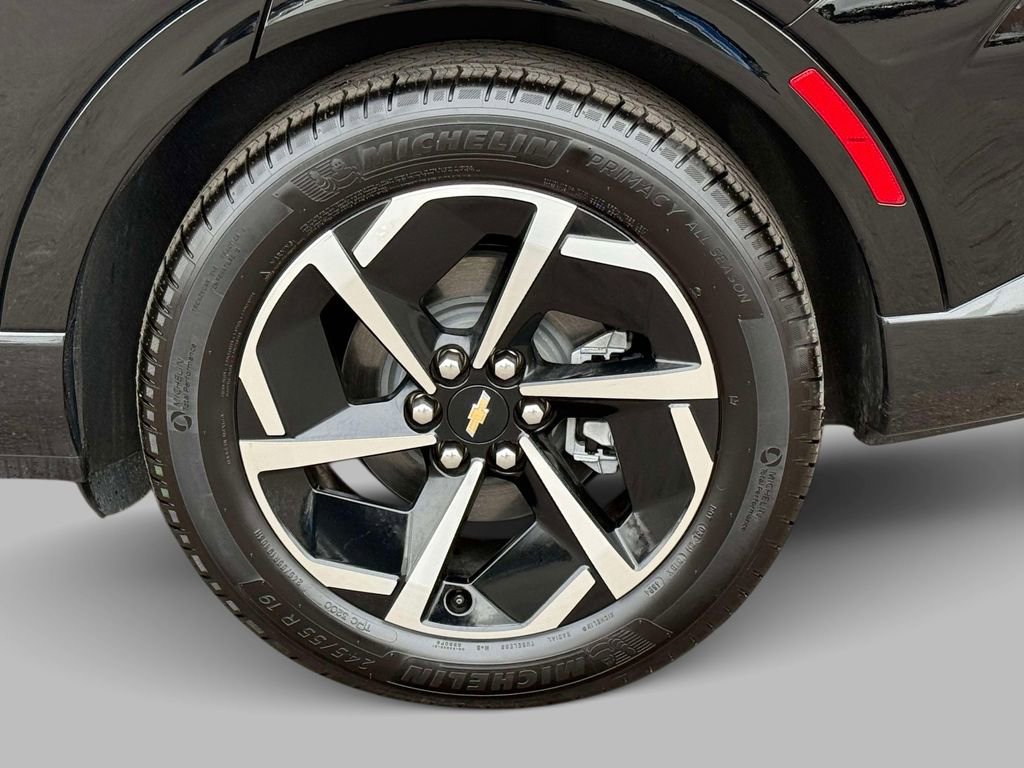 Used 2025 Chevrolet Equinox EV LT image 13