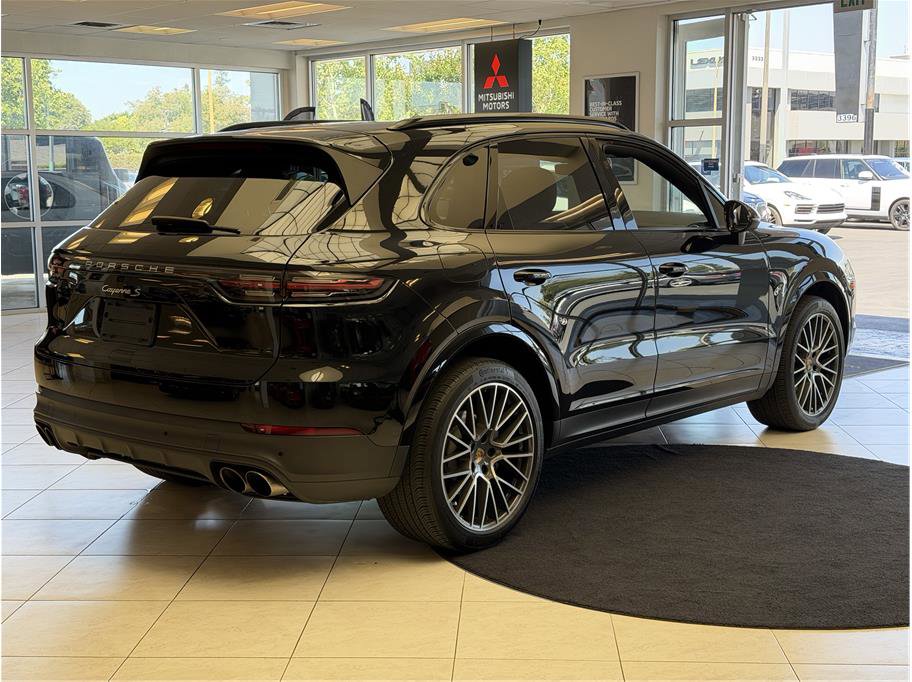 Used 2021 Porsche Cayenne S AWD/4WD image 5