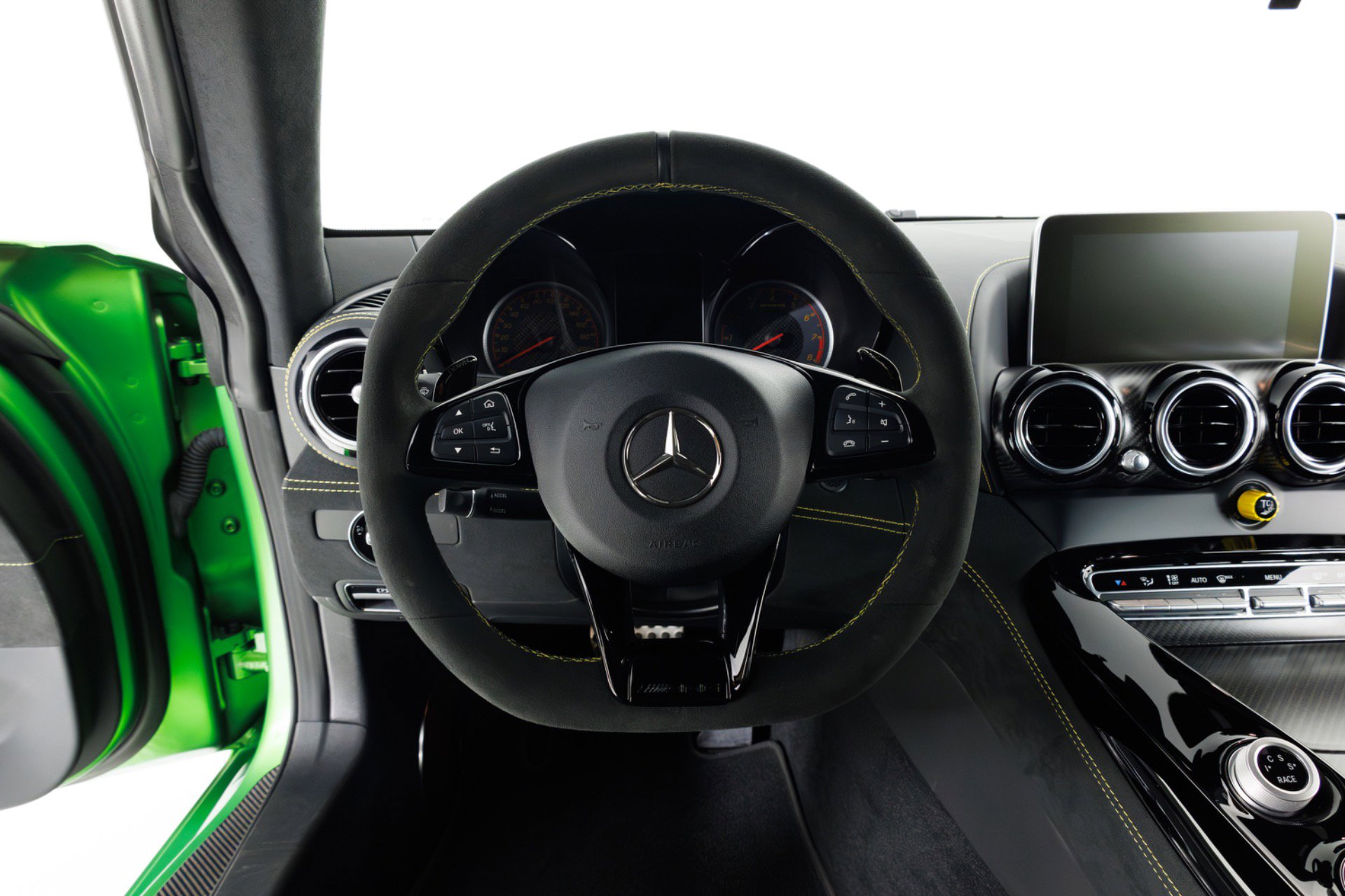 Used 2018 Mercedes-Benz AMG GT R image 14