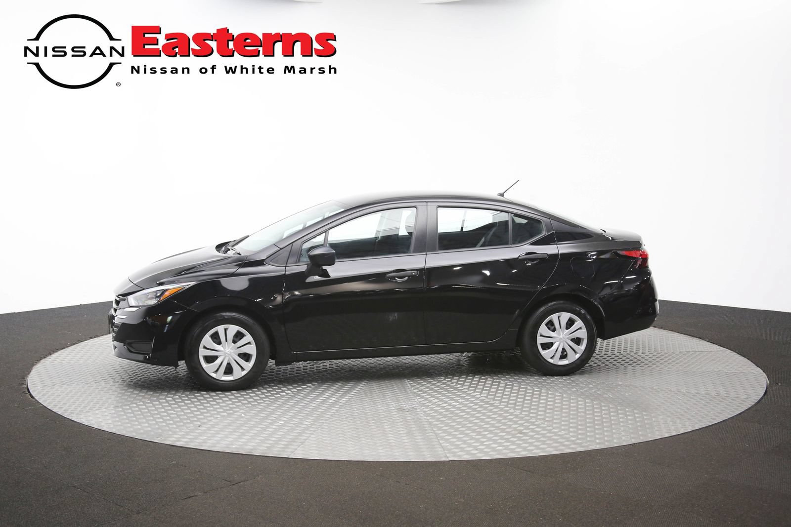 Used 2025 Nissan Versa S FWD image 57