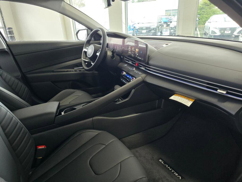 New 2026 Hyundai Elantra Limited image 44