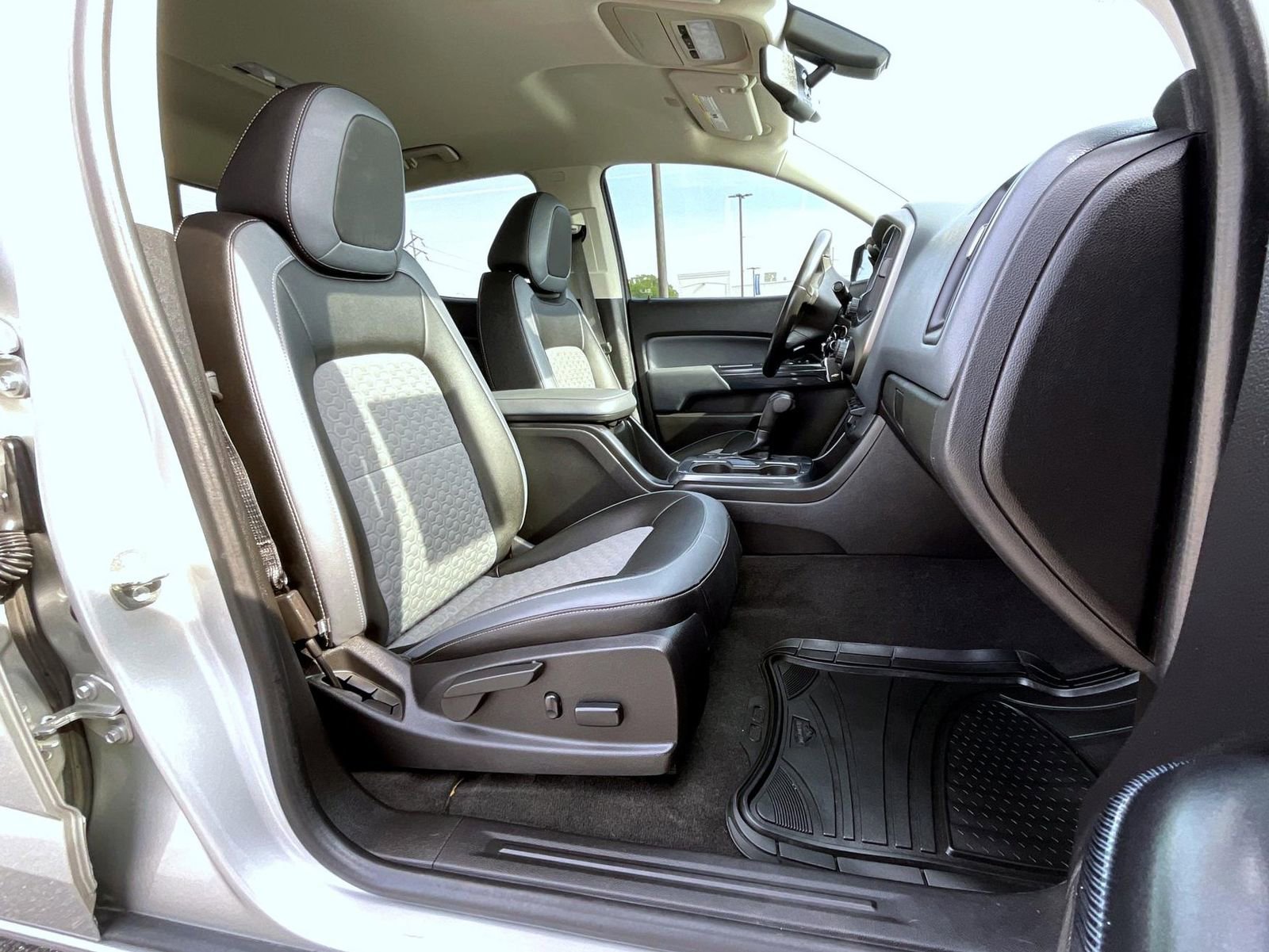 Used 2018 Chevrolet Colorado Z71 AWD/4WD image 15