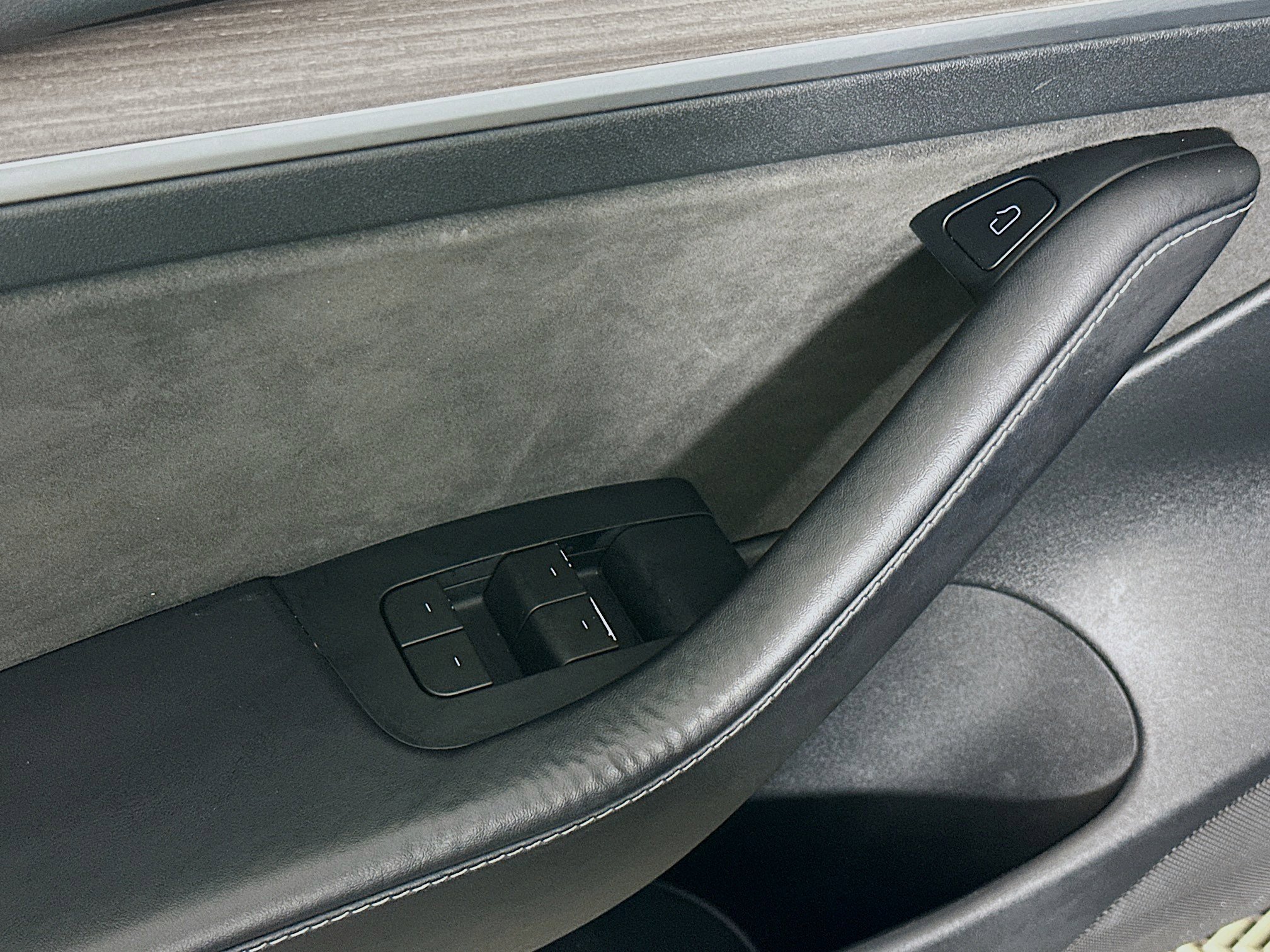 Used 2023 Tesla Model 3 Standard Range image 15