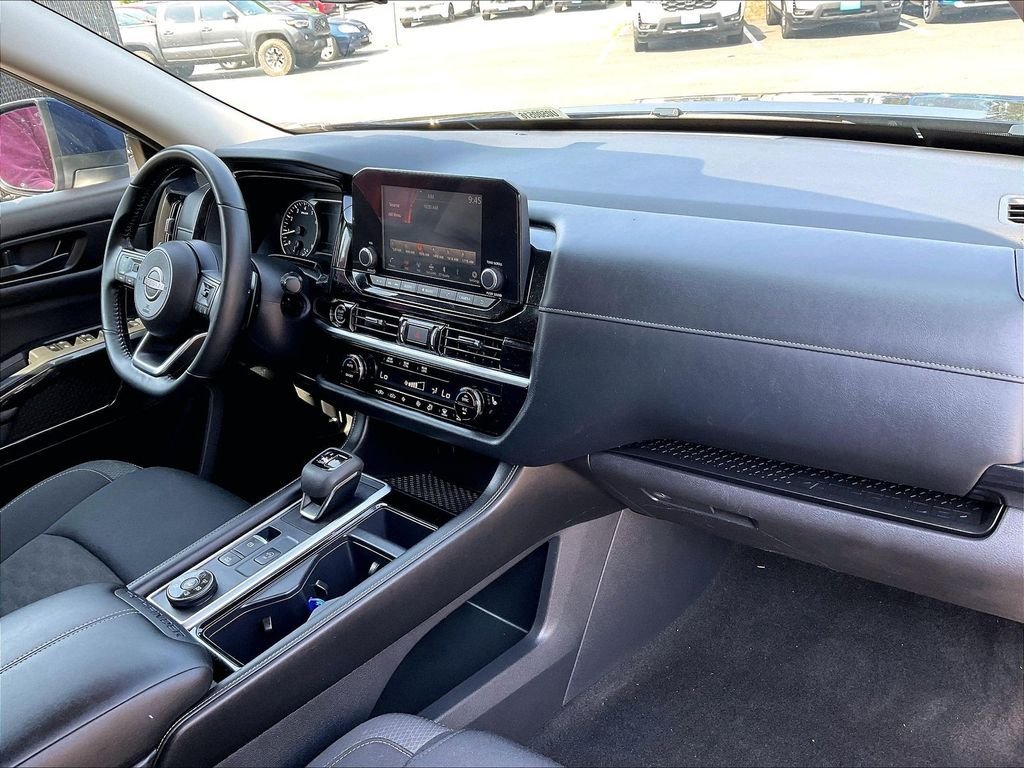 Used 2024 Nissan Pathfinder SV AWD/4WD image 14