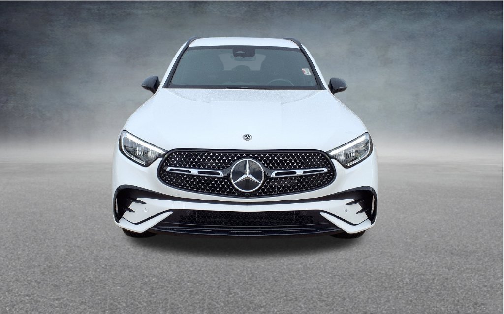 Used 2025 Mercedes-Benz GLC 300 image 2