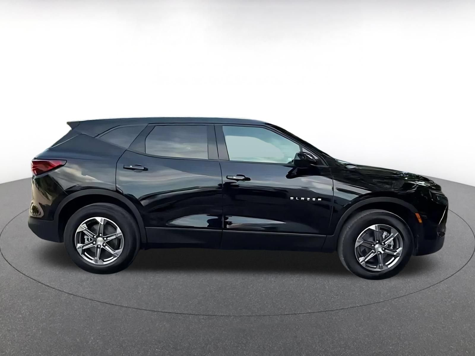 Used 2026 Chevrolet Blazer LT FWD image 16