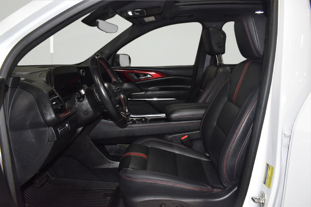 Used 2024 Chevrolet Traverse RS w/ LPO, Floor Liner Package AWD/4WD image 35