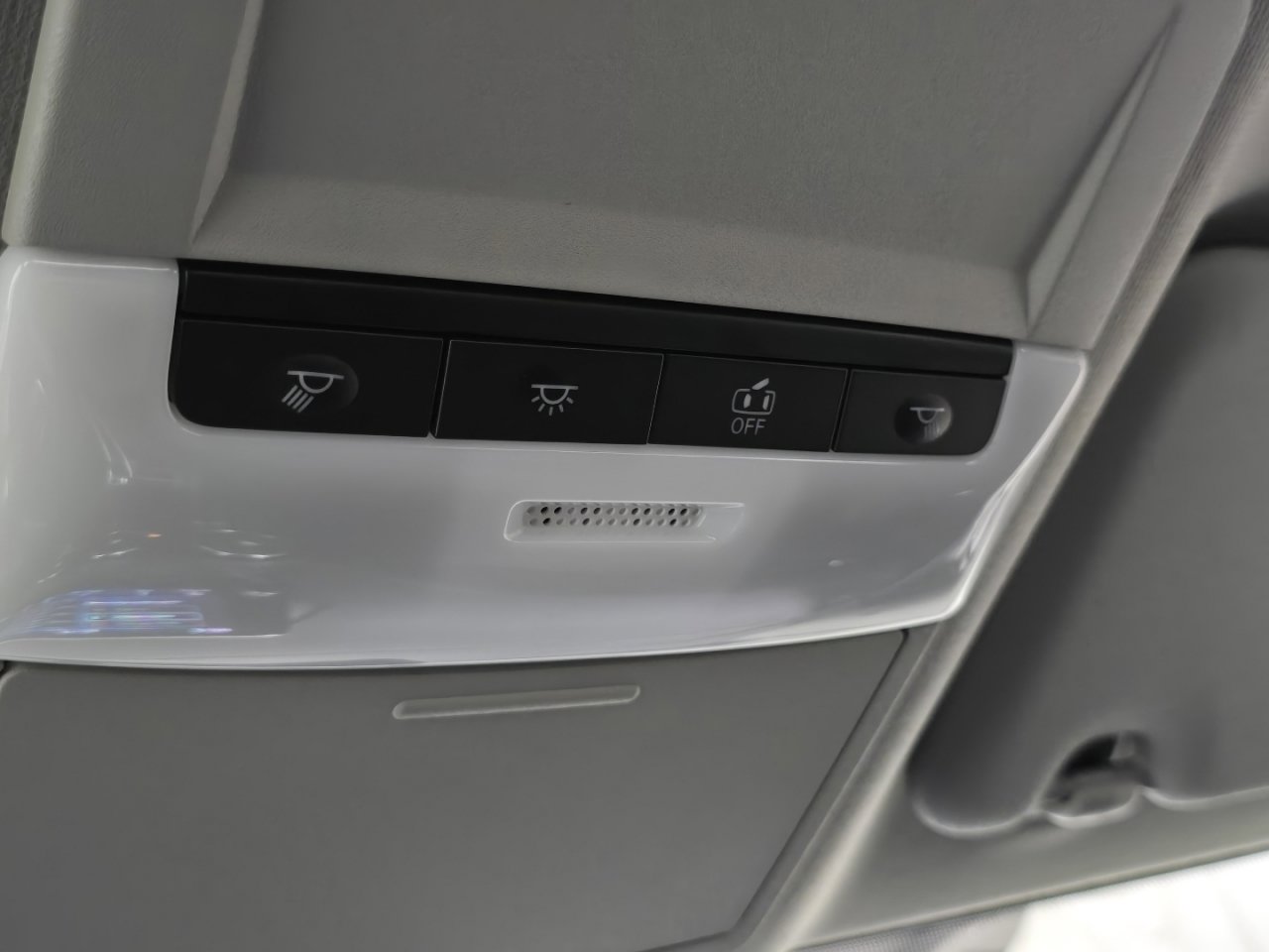 Used 2025 Nissan Sentra SV image 28