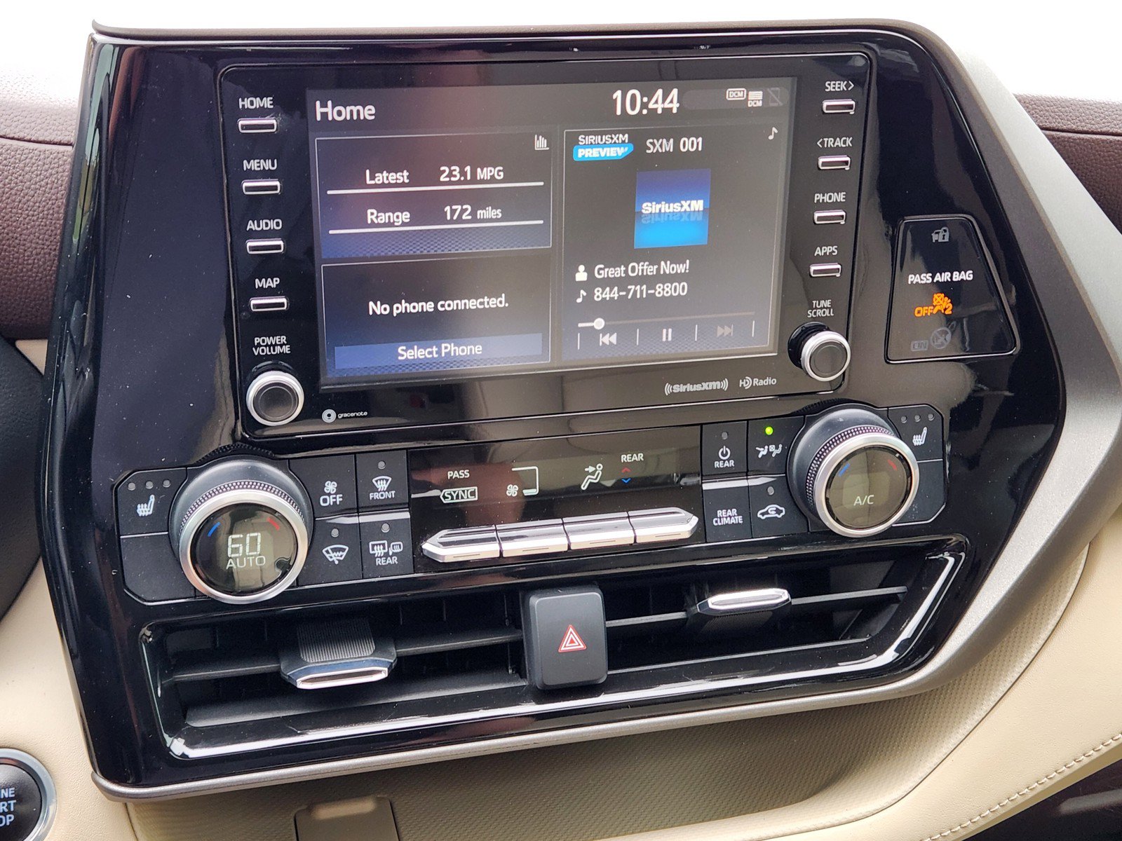 Used 2021 Toyota Highlander XLE FWD image 7