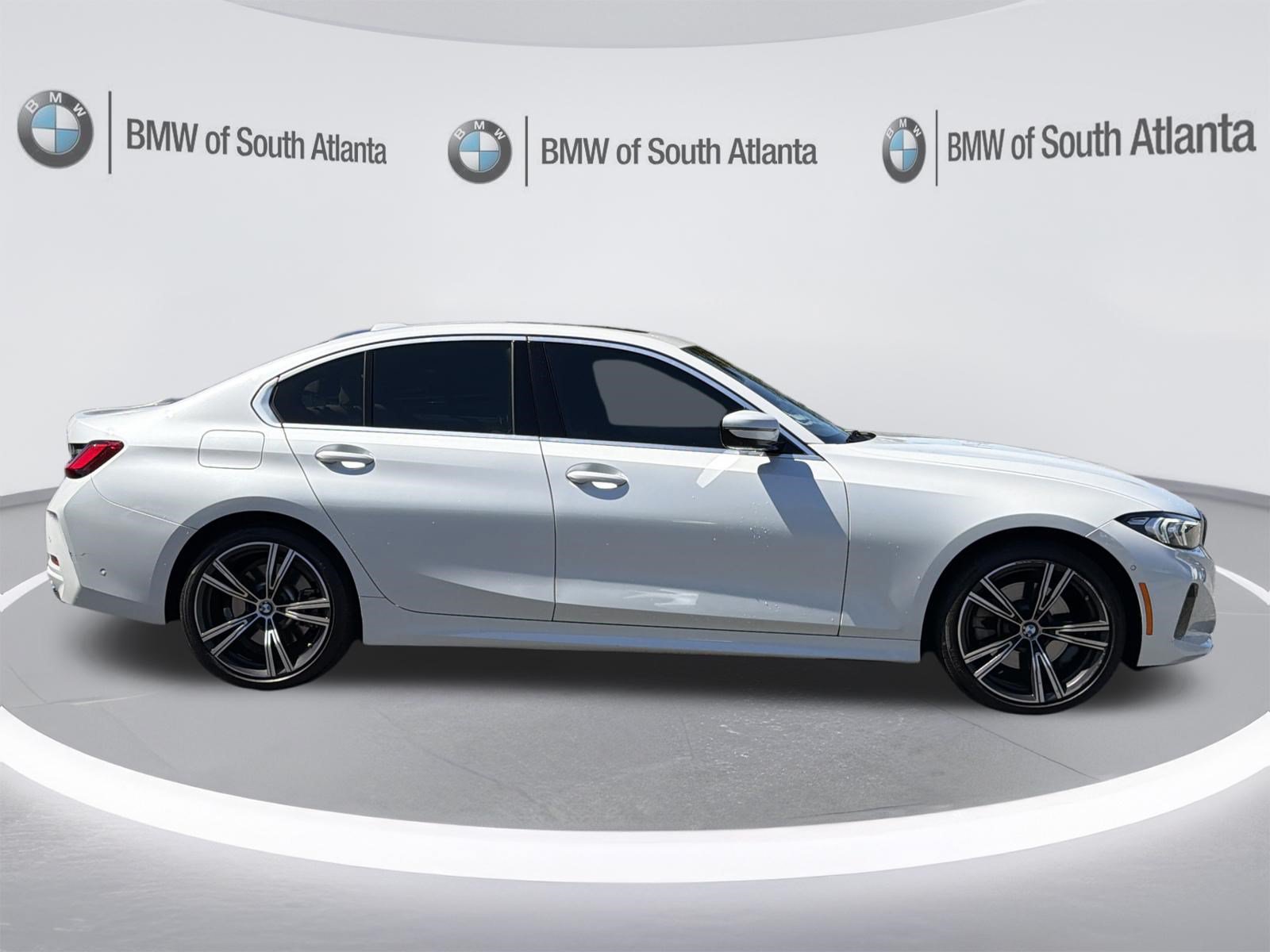Used 2024 BMW 330i Sedan w/ Premium Package RWD image 28