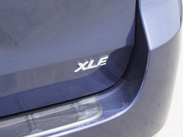 Used 2018 Toyota Sienna XLE w/ XLE Navigation Package image 10