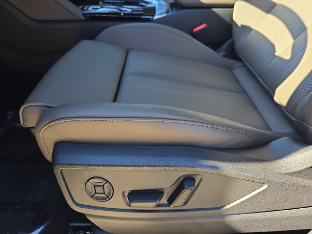 Used 2026 Audi Q5 Premium Plus AWD/4WD image 32