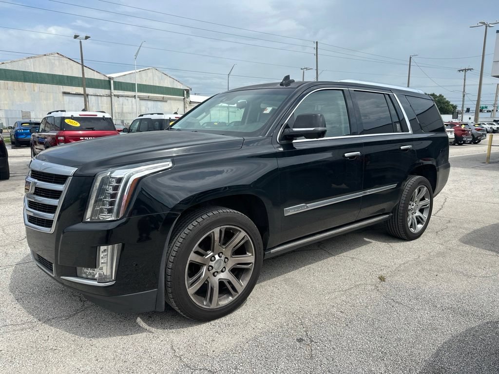 Used 2017 Cadillac Escalade Premium Luxury AWD/4WD image 2