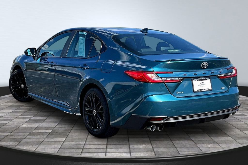 Used 2025 Toyota Camry SE image 13