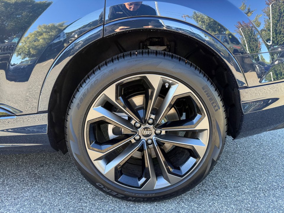 Used 2025 Audi Q7 3.0T Prestige image 22