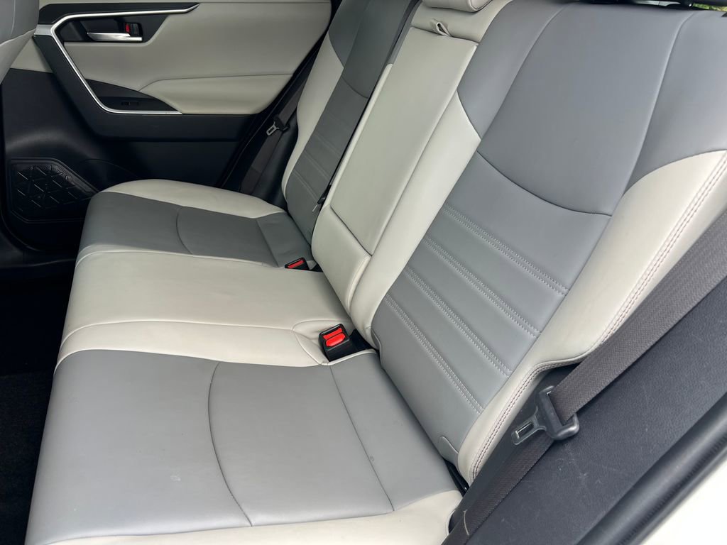 Used 2019 Toyota RAV4 XLE Premium w/ Cold Weather Package AWD/4WD image 15