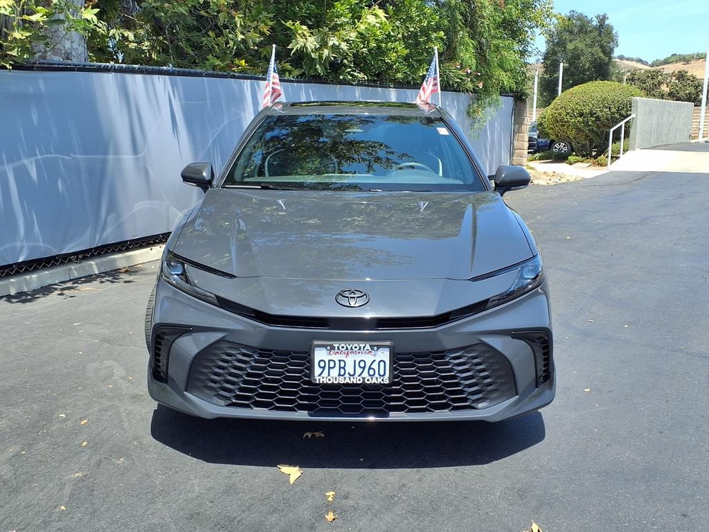 Used 2025 Toyota Camry SE w/ Convenience Package FWD image 2