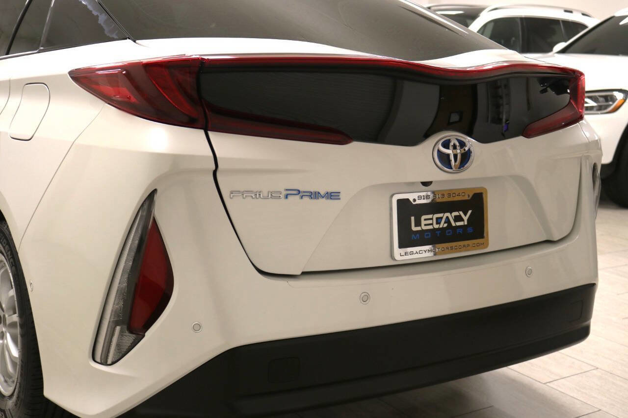 Used 2017 Toyota Prius Prime Advanced image 82