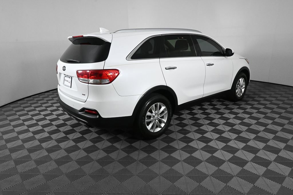 Used 2016 Kia Sorento FWD w/ LX Convenience Package image 24