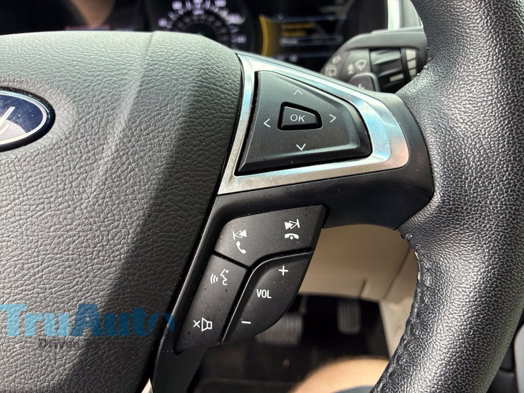 Used 2018 Ford Edge Titanium w/ Equipment Group 301A FWD image 29