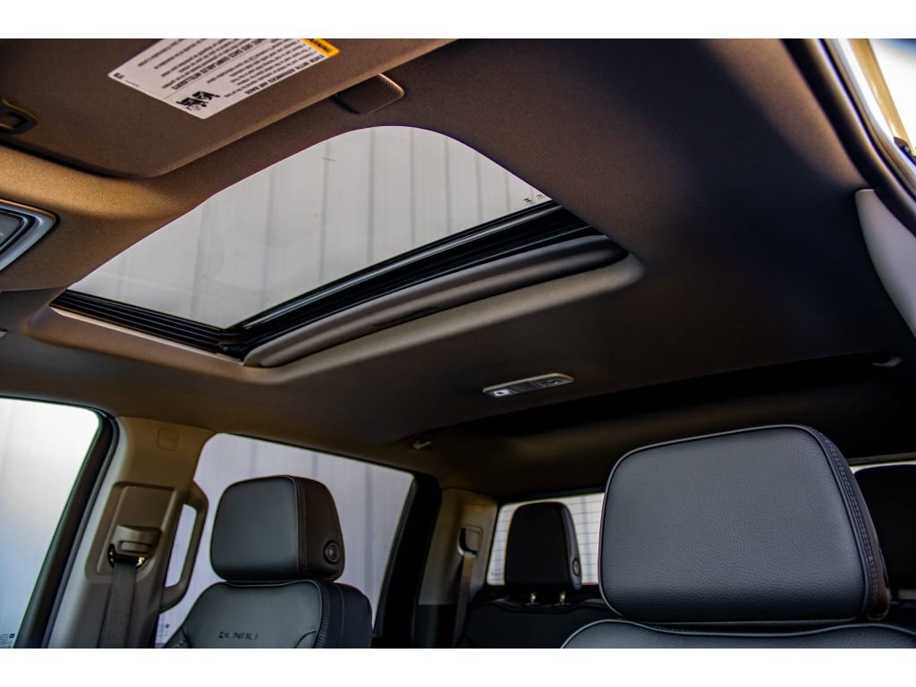 New 2026 GMC Sierra 3500 Denali w/ Denali Reserve Package image 25