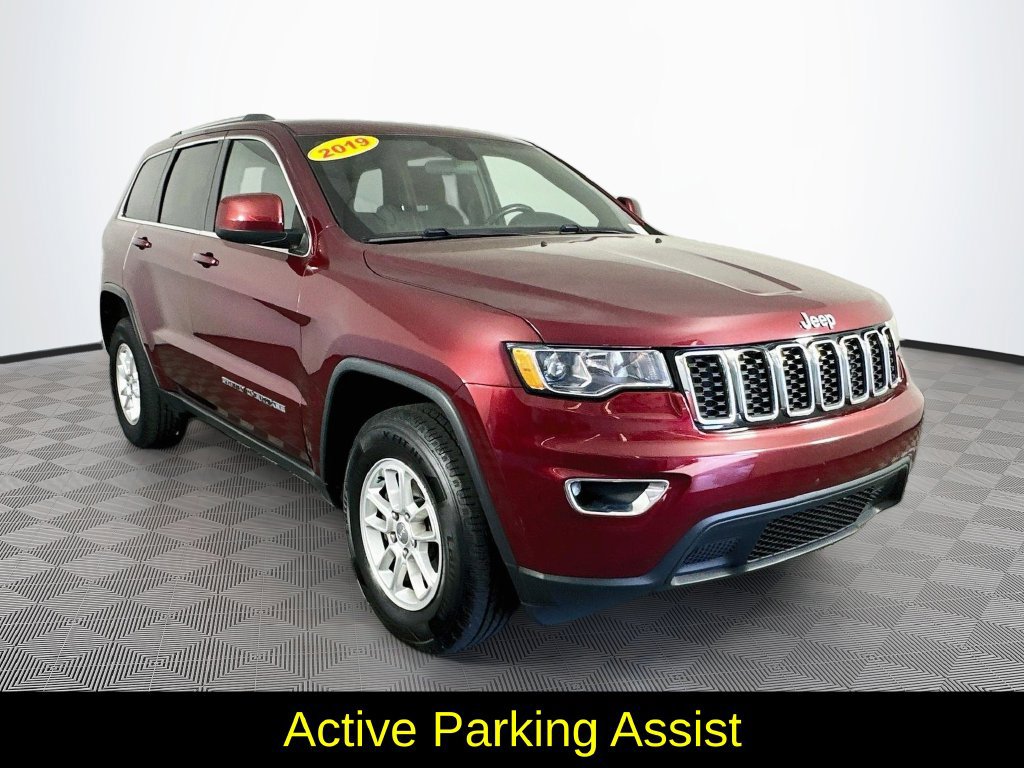 Used 2019 Jeep Grand Cherokee Laredo AWD/4WD image 3