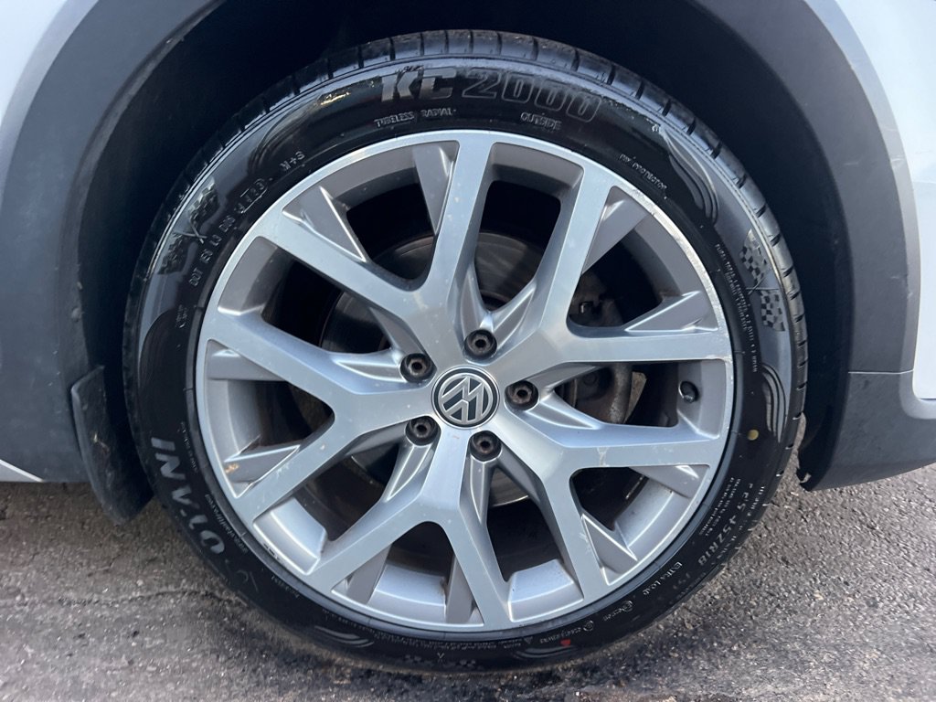 Used 2017 Volkswagen Golf Alltrack SEL AWD/4WD image 43