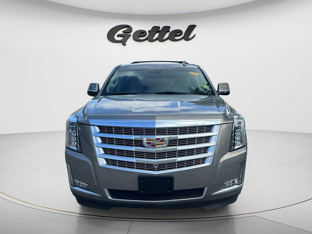 Used 2019 Cadillac Escalade Luxury w/ LPO, Radiant Package RWD image 2