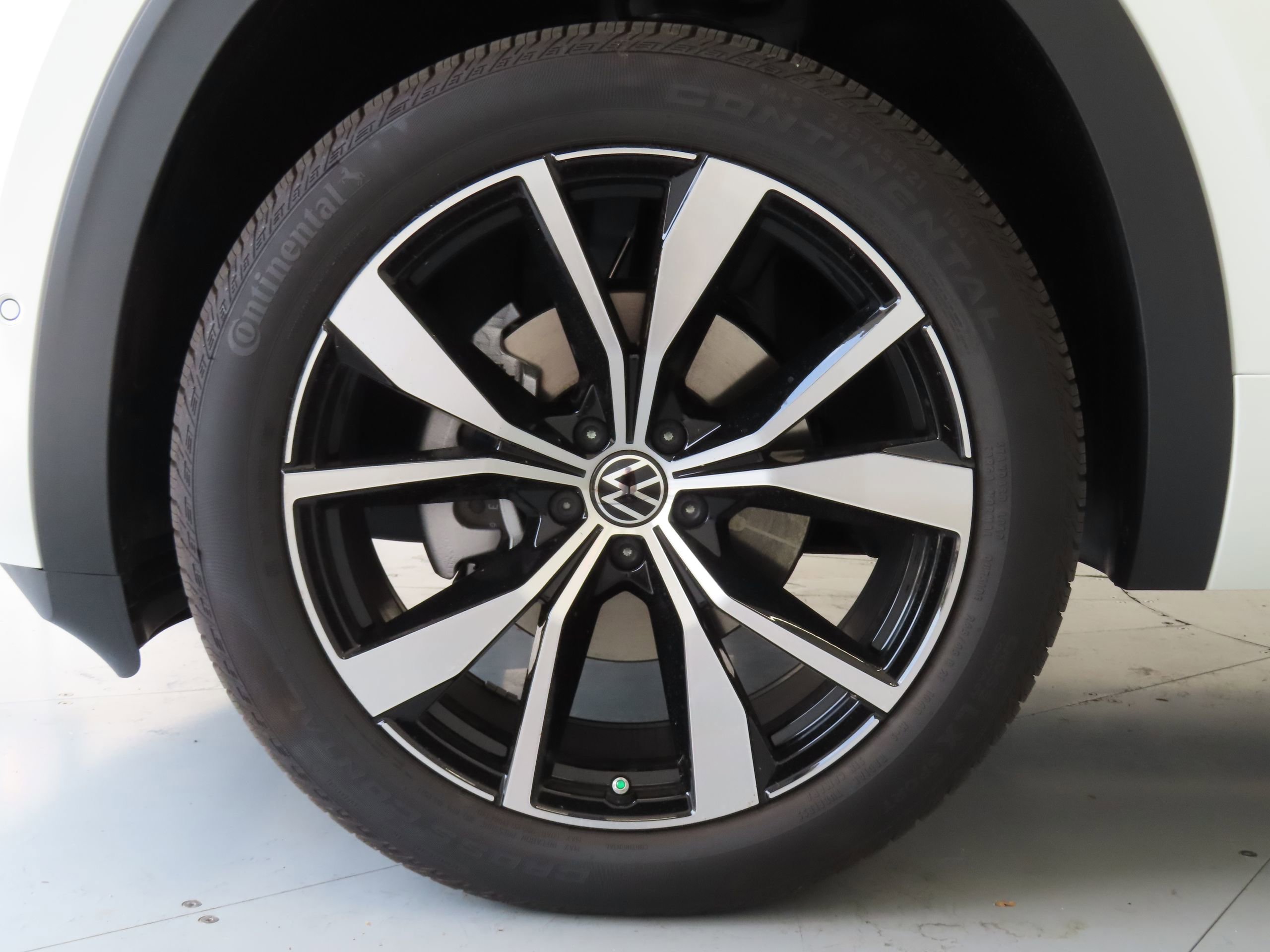 New 2026 Volkswagen Atlas SEL Premium R-Line image 29