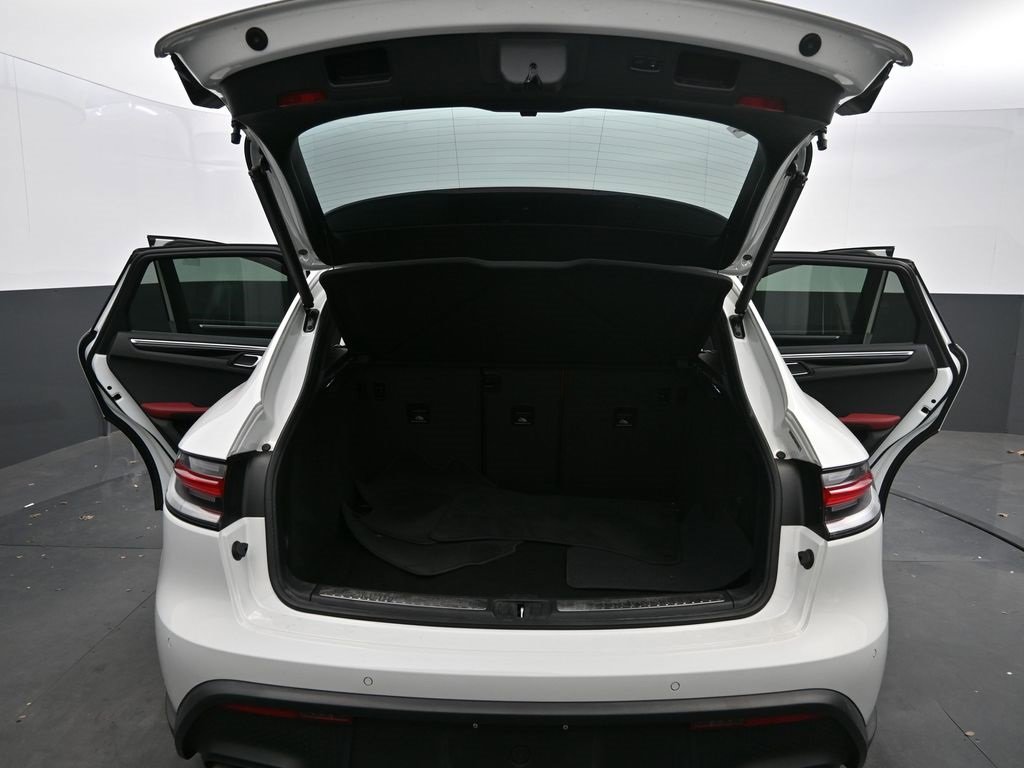 Used 2023 Porsche Macan S image 17