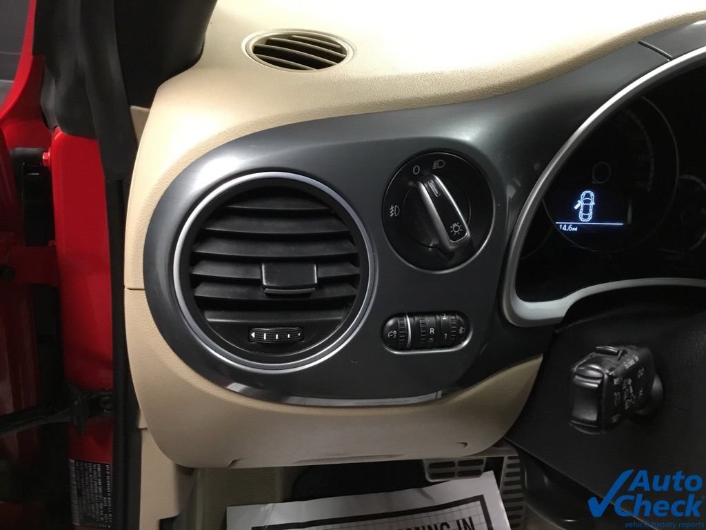 Used 2014 Volkswagen Beetle R-Line FWD image 30