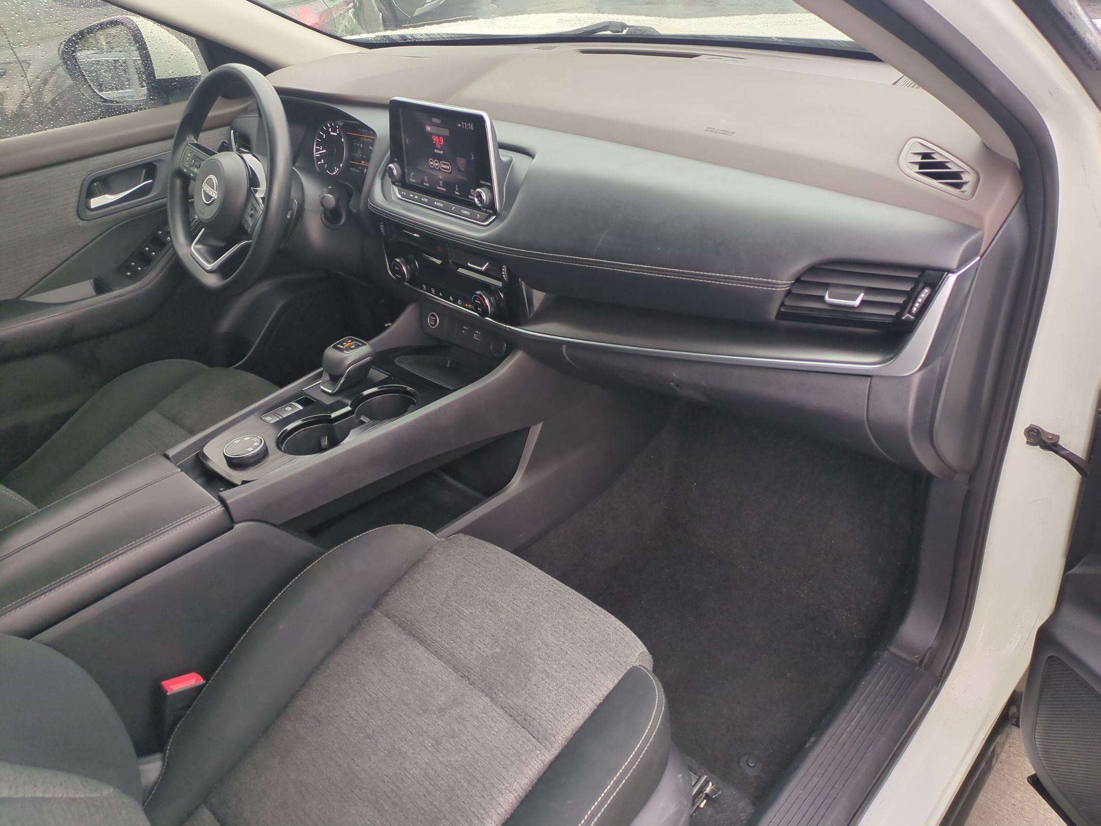 Used 2022 Nissan Rogue SV AWD/4WD image 32