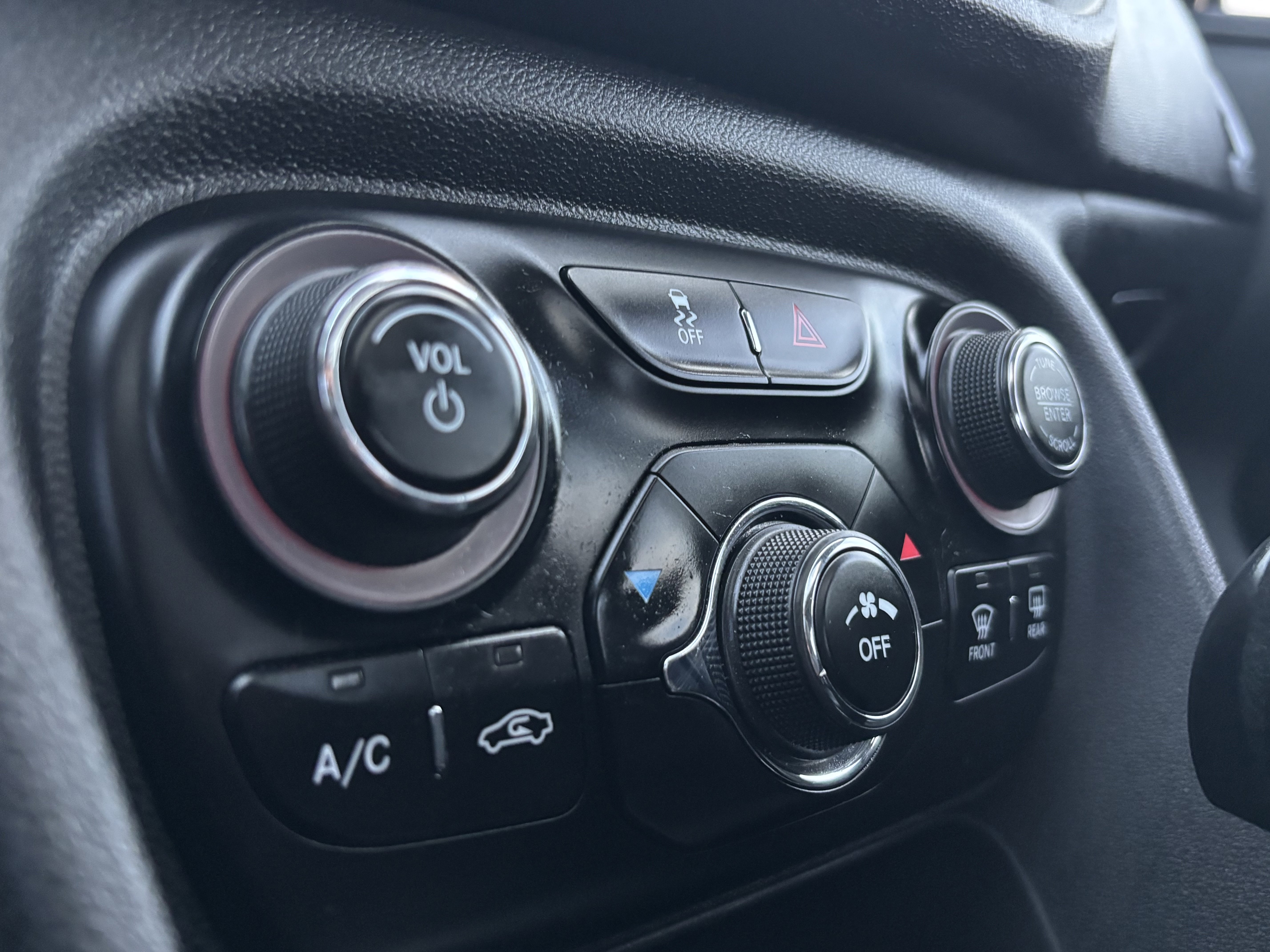 Used 2014 Dodge Dart SXT w/ Sun/Sound Group image 32