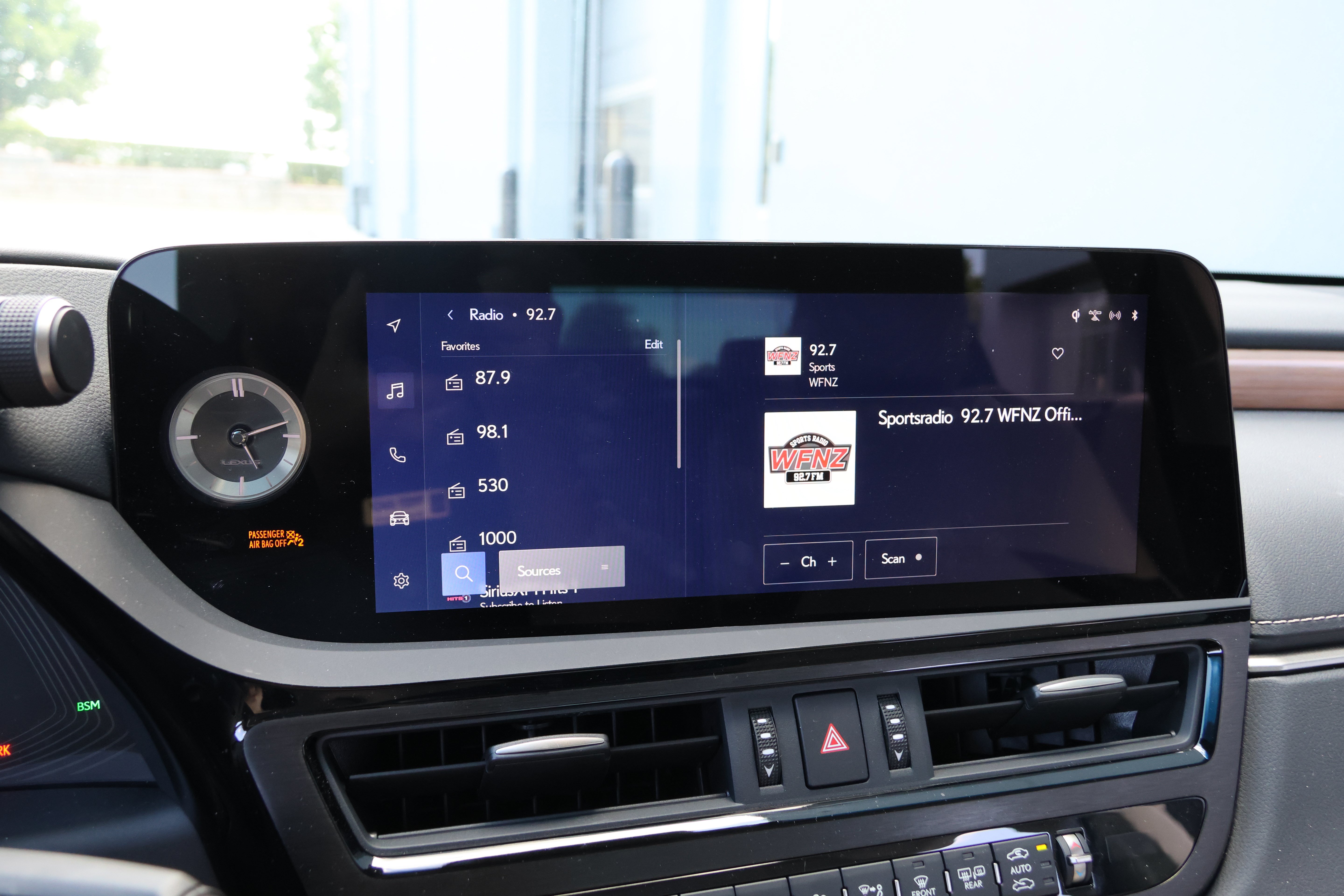 Certified 2025 Lexus ES 300h w/ Premium Package FWD image 22