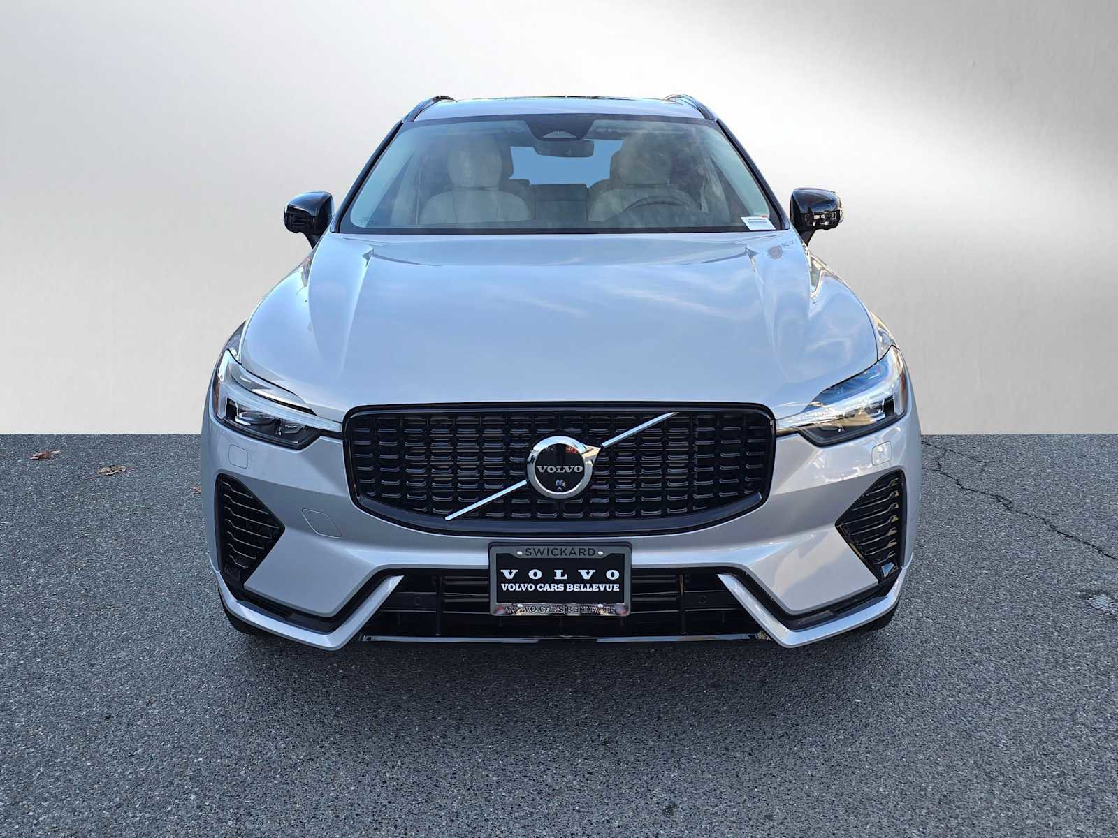 Certified 2024 Volvo XC60 T8 Plus w/ Protection Package Premier image 8