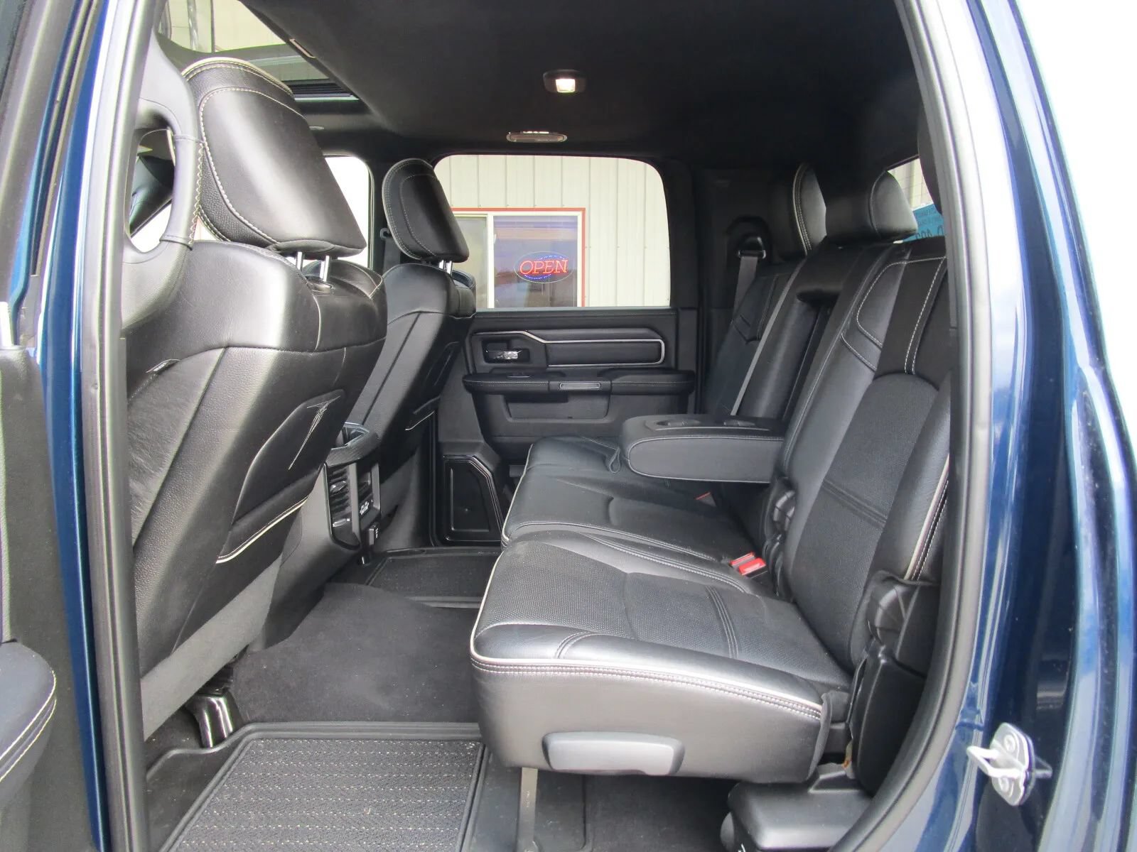 Used 2022 RAM 2500 Limited AWD/4WD image 12
