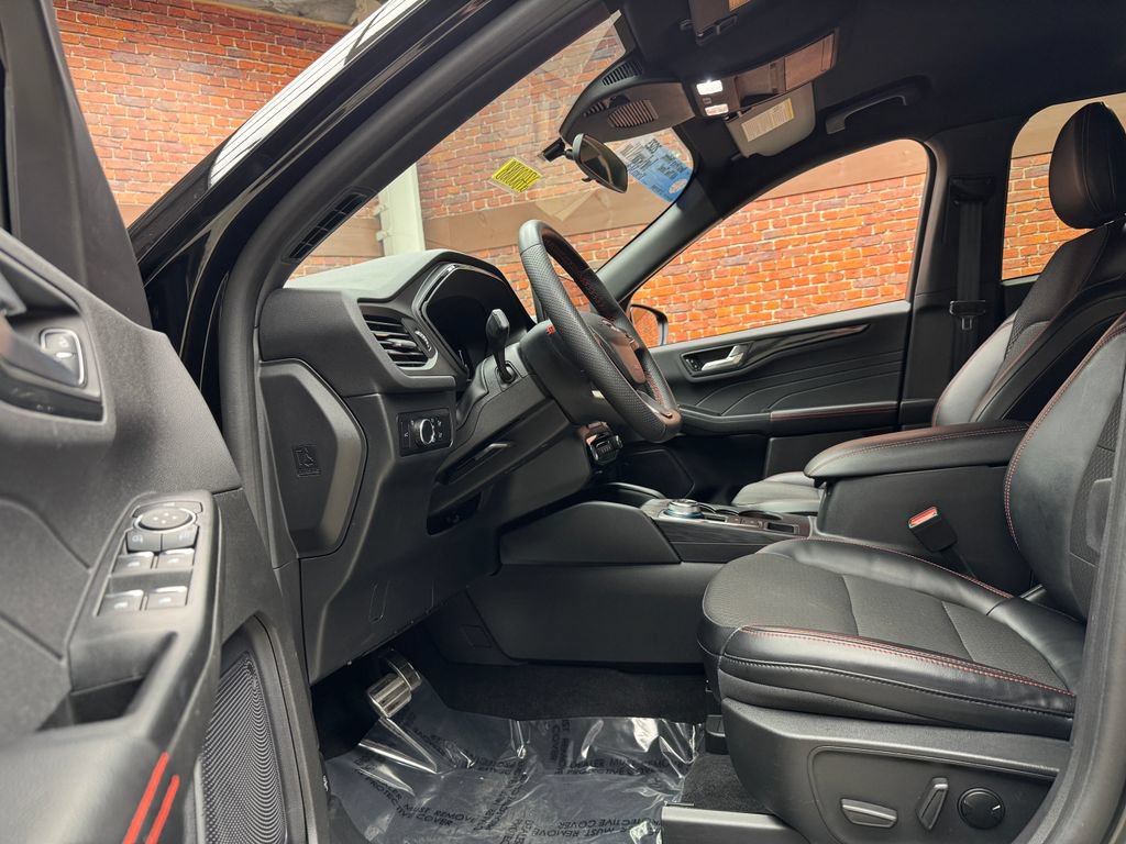 Used 2023 Ford Escape ST-Line w/ Tech Pack #1 AWD/4WD image 23