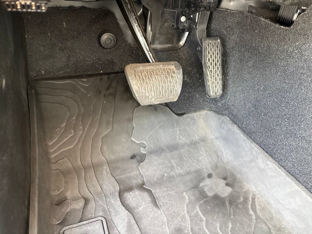 Used 2023 Jeep Gladiator Overland AWD/4WD image 13