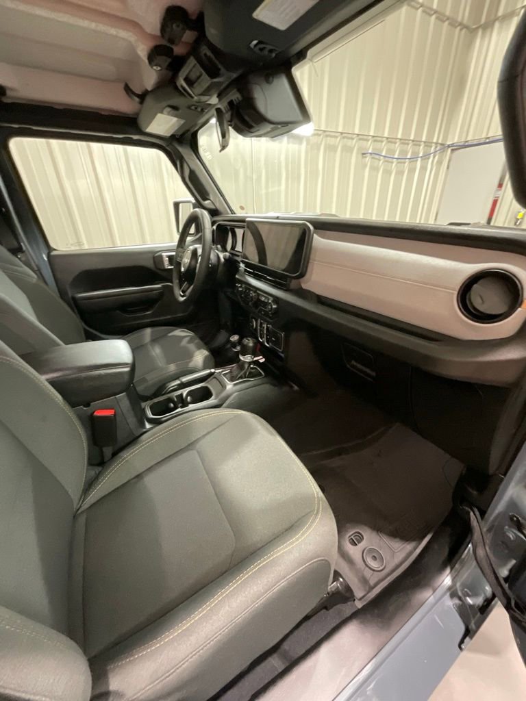 Used 2025 Jeep Wrangler Unlimited Sport S 4xe w/ Convenience Group AWD/4WD image 14