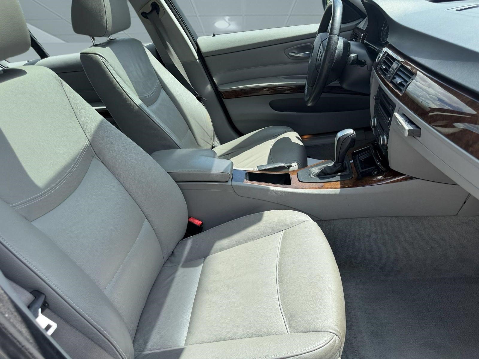 Used 2009 BMW 328i Sedan RWD image 22