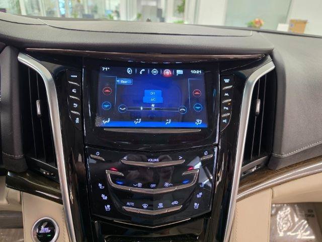 Used 2020 Cadillac Escalade Luxury AWD/4WD image 27
