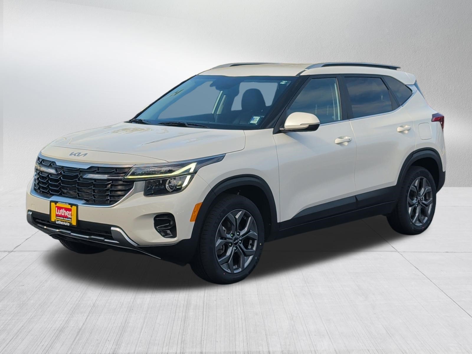 Used 2024 Kia Seltos S AWD/4WD image 3