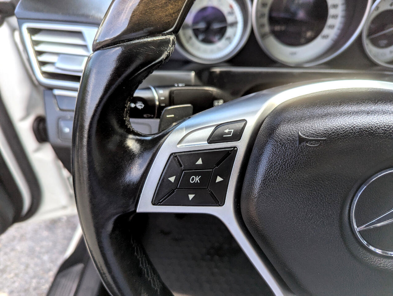 Used 2016 Mercedes-Benz E 400 4MATIC Coupe image 19