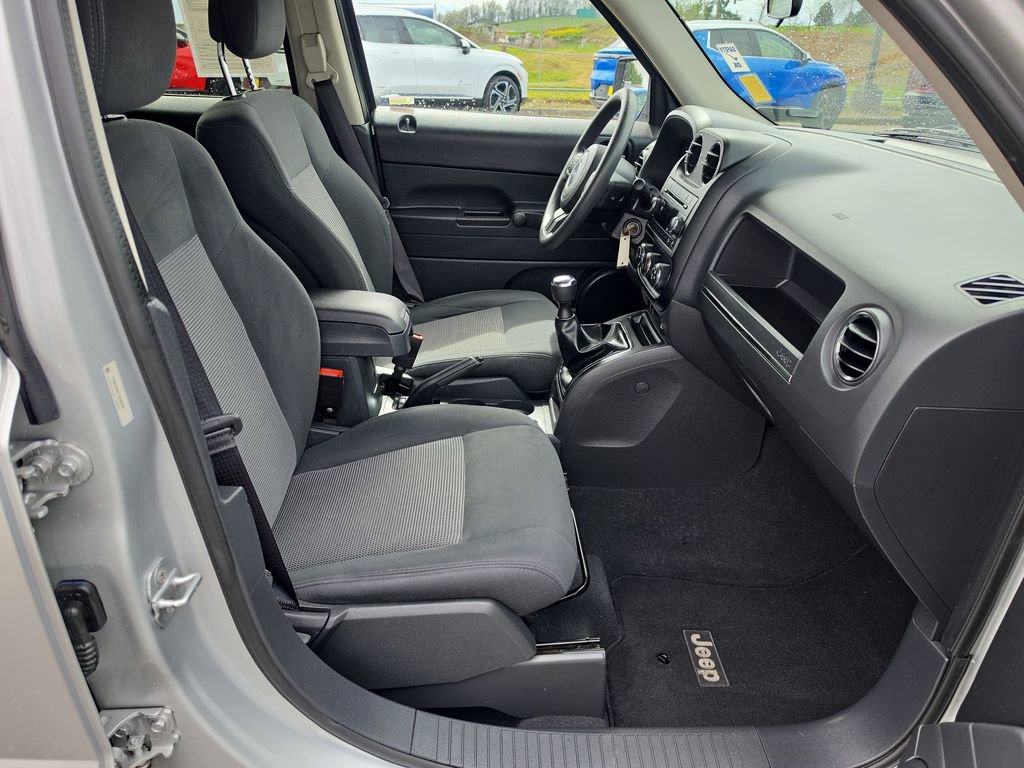Used 2012 Jeep Patriot Sport AWD/4WD image 26