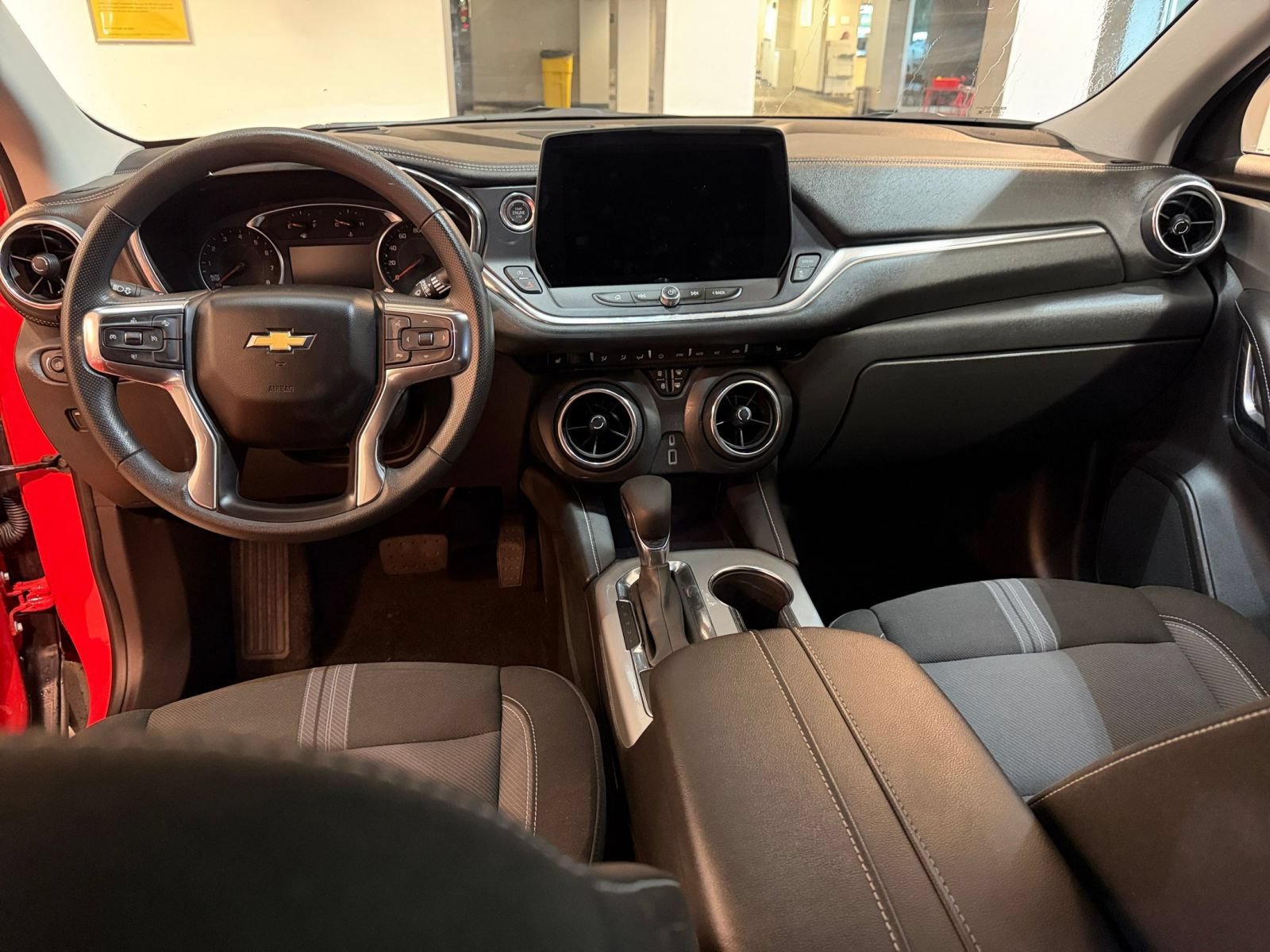 Used 2026 Chevrolet Blazer LT FWD image 33